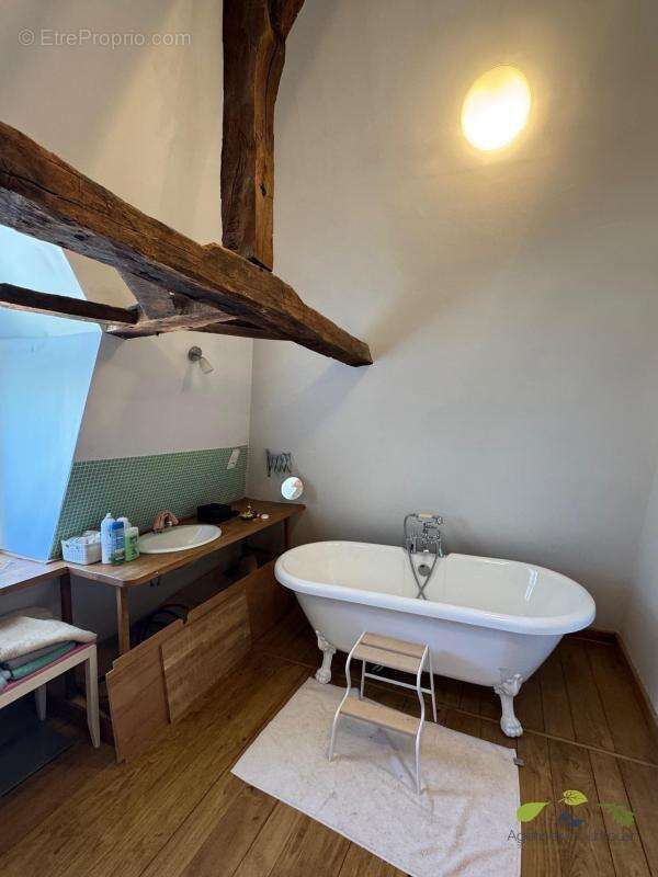 Maison à TREIGNAC