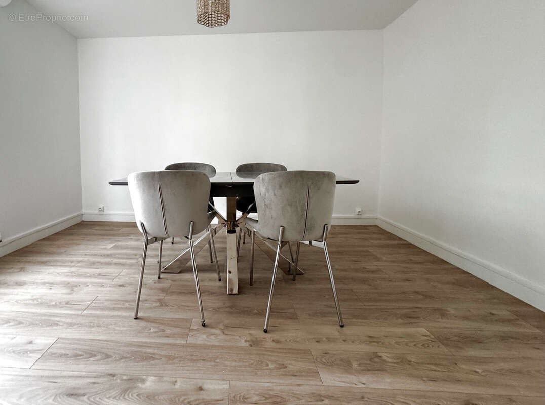 Appartement à SURVILLIERS