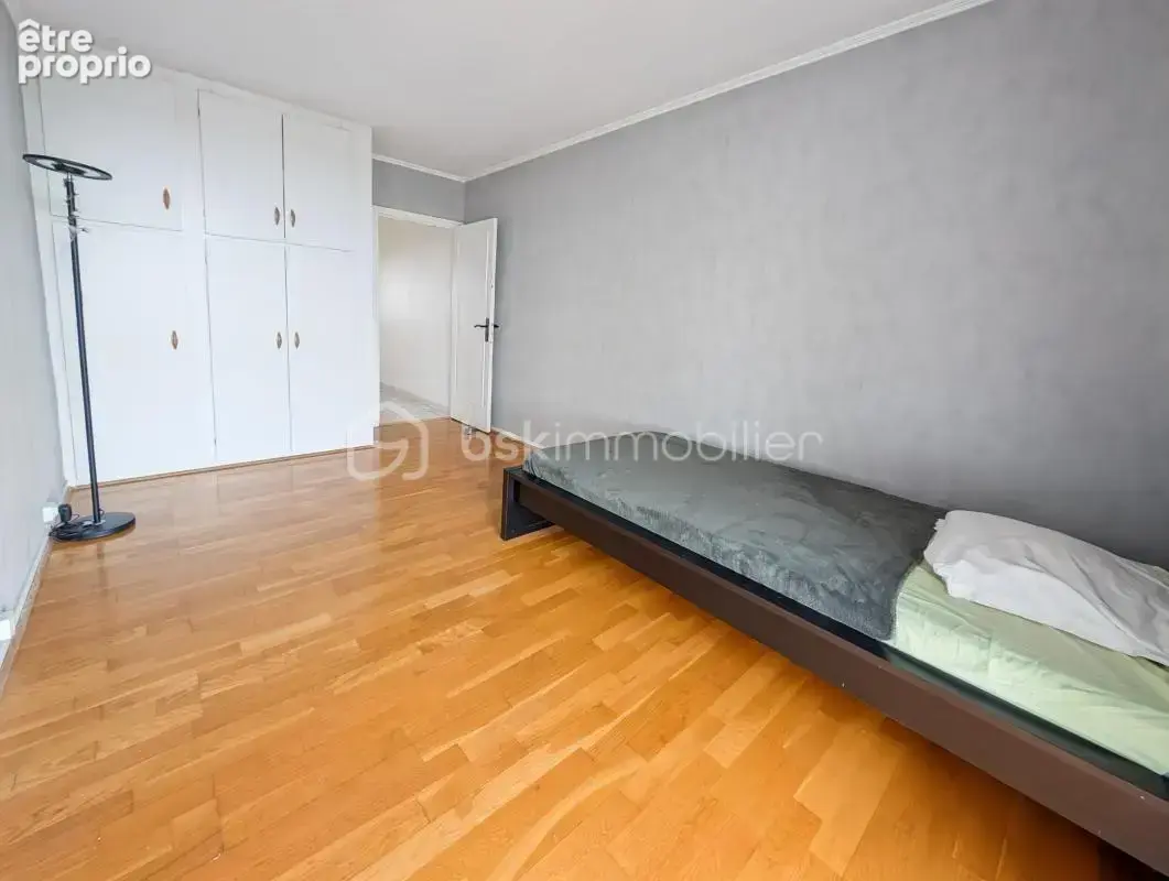 Superbe duplex champigny centre proche futur metro 15 avec parking balcon et cave - photo 10