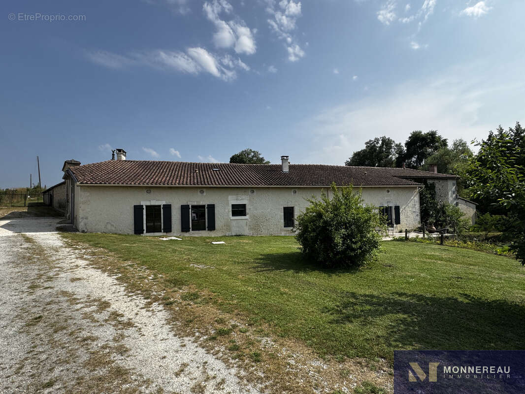 Maison à CHALLIGNAC