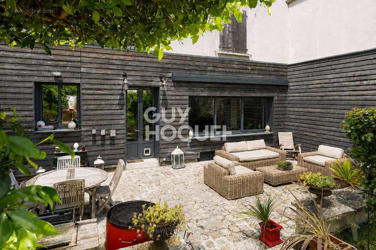 Appartement à BRIE-COMTE-ROBERT