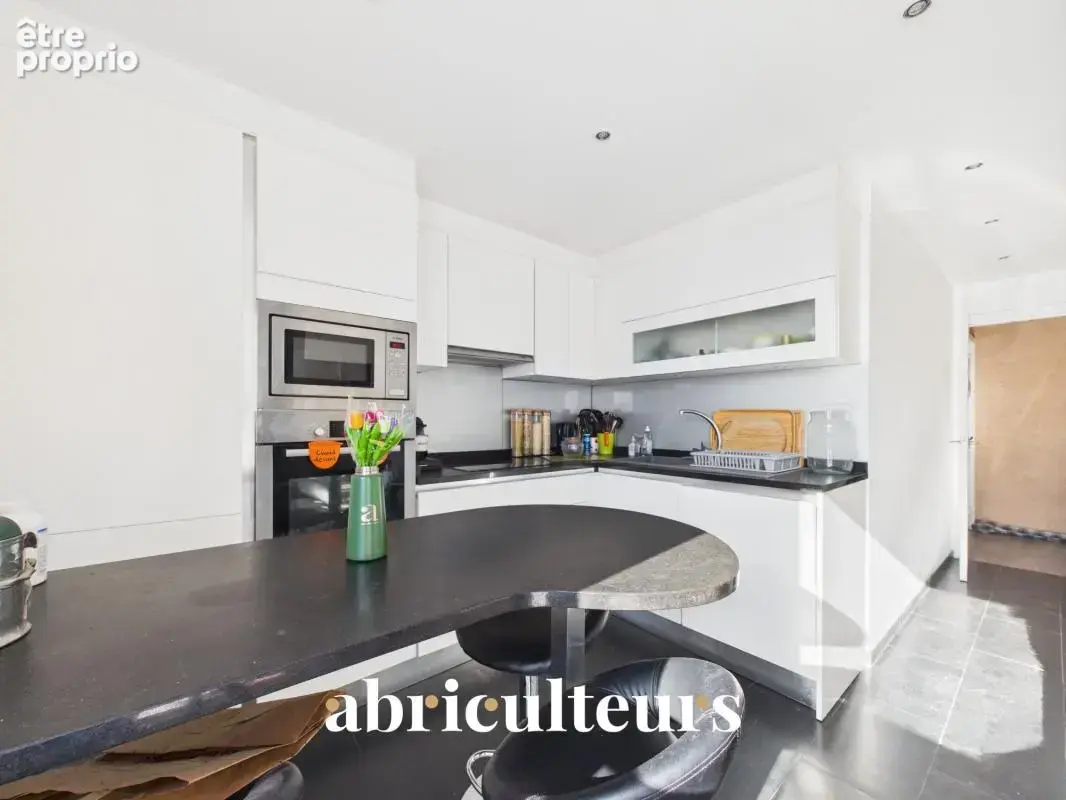 Paris 15e – Résidence Paris XV – Appartement familial 5 pièces de 114 m² avec balcons, parking et cave - photo 10