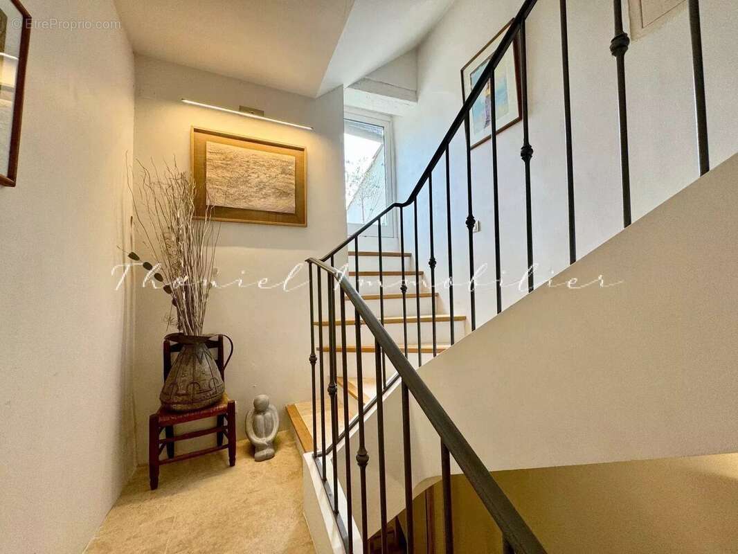 Maison à LA GARDE-FREINET