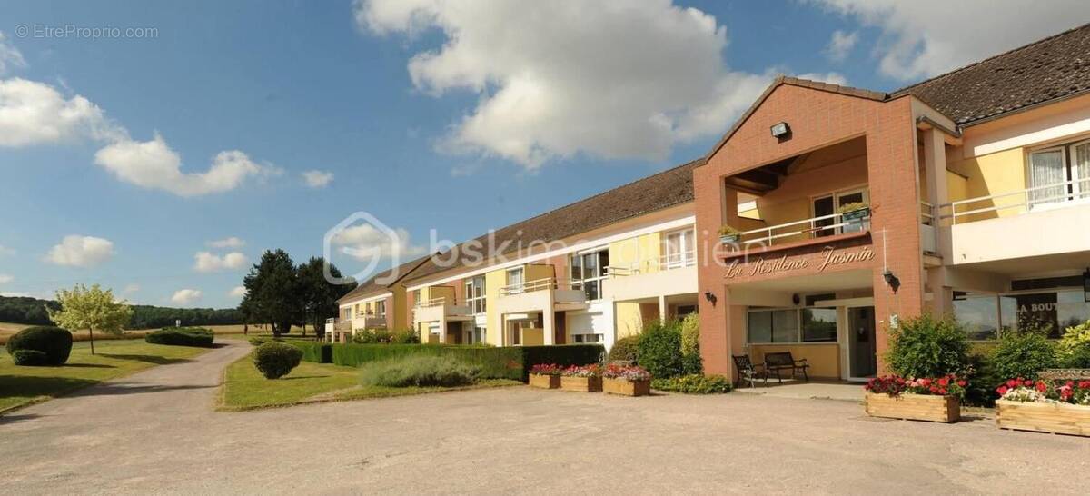 Appartement à THORIGNY-SUR-OREUSE