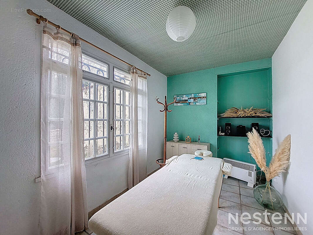A Vendre Maison en pierre entièrement rénovée de 86 m² avec jardin et dépendances au coeur de Mézin - photo 12