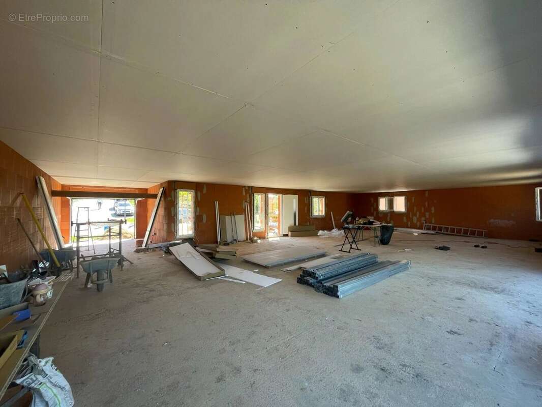 Maison à LA BASTIDE-DE-LORDAT