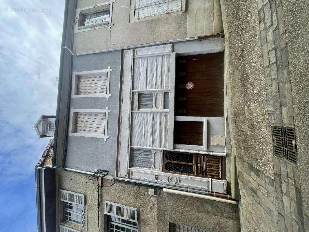 Maison à SAINT-YRIEIX-LA-PERCHE