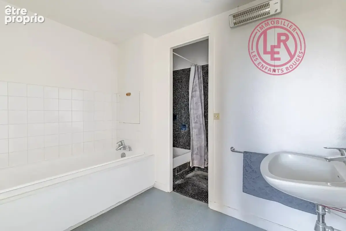 Paris 4ème - Ile Saint-Louis - Quai Henri IV - Appartement de 83m2 avec balcon, belle vue Seine, lumineux - photo 8
