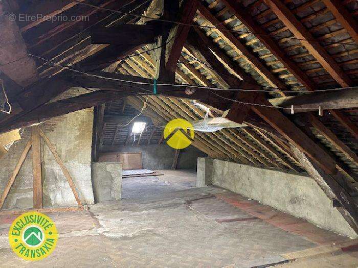 Maison à LES AIX-D&#039;ANGILLON