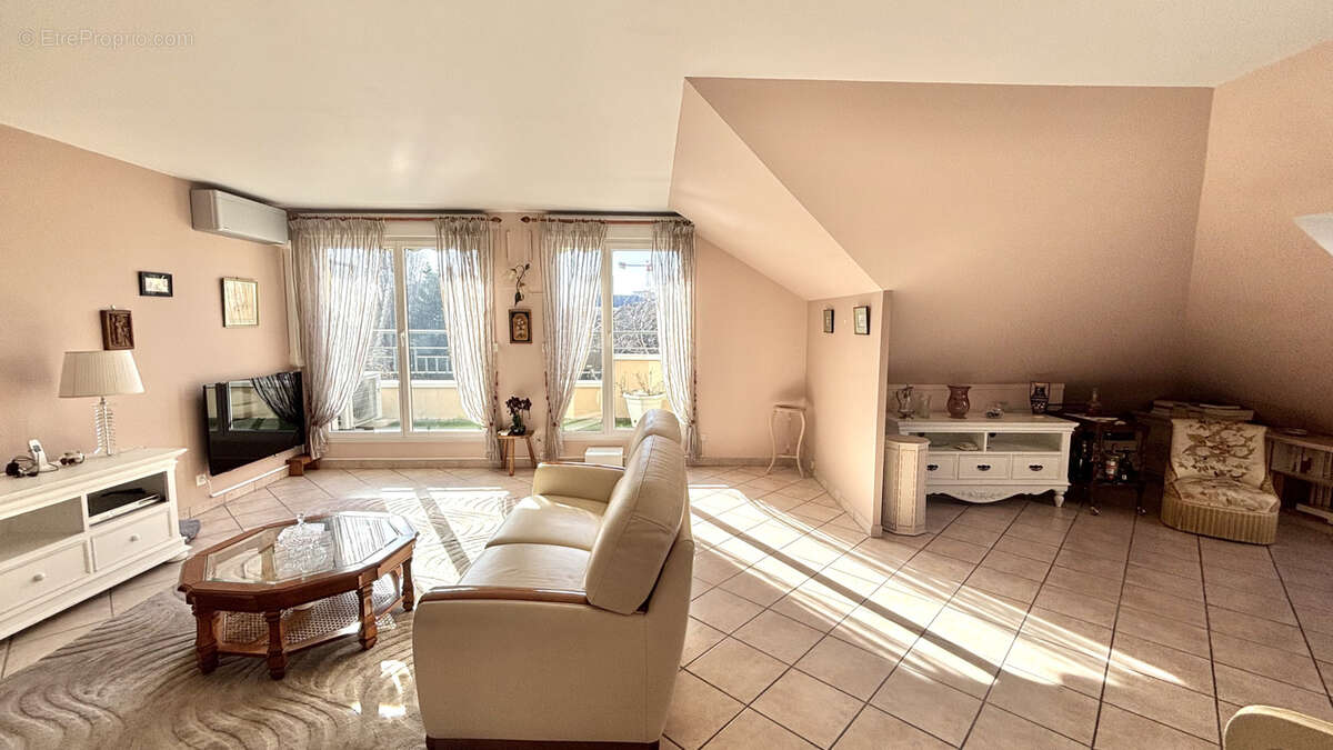 Appartement à SAINT-GRATIEN