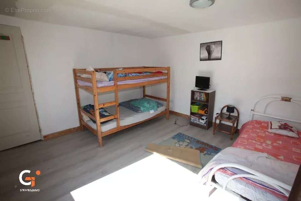Maison 5 pièces avec cour - photo 10