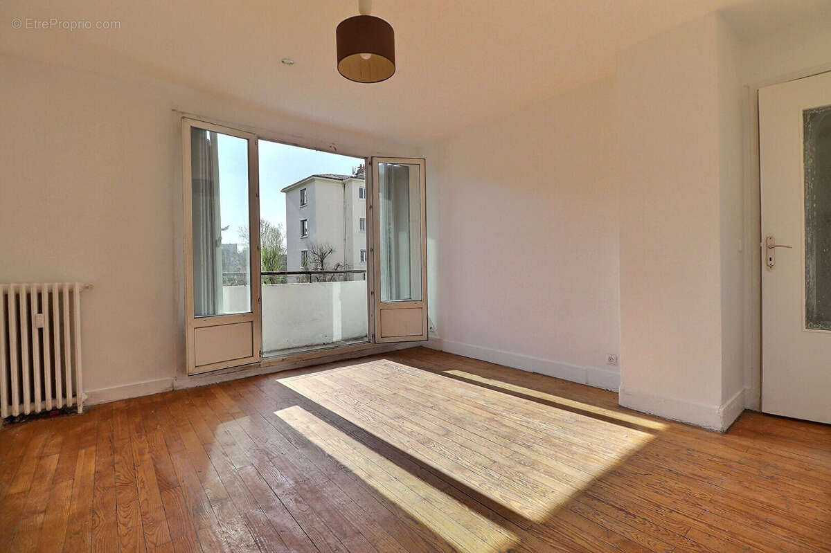 Appartement à LA COURNEUVE