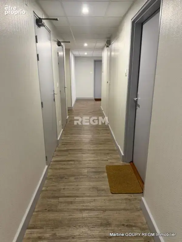 ORLEANS (45) - Exclusivité -T2 Rez-de jardin 48 m2 - Terrasse en L 41 m2- Cave - Place de parking en sous-sol - photo 28