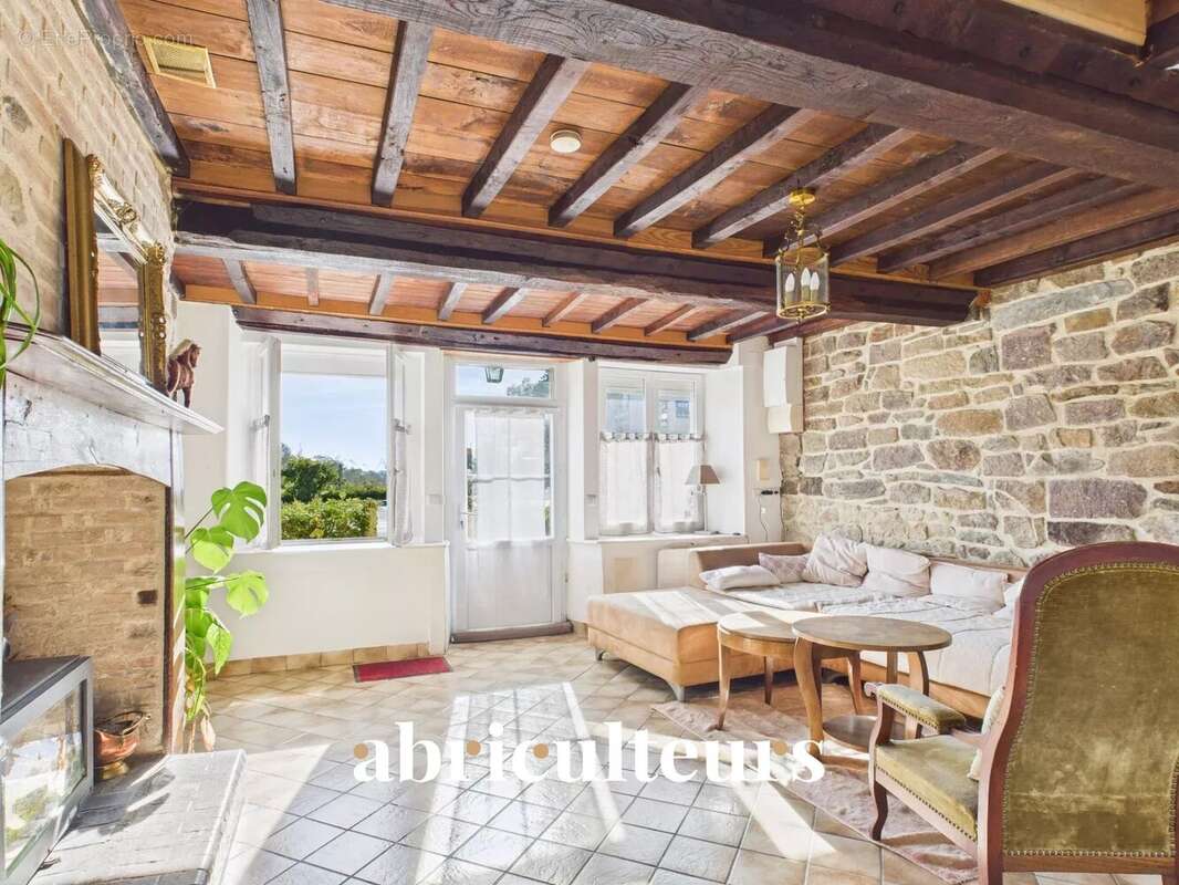 Maison à SAINT-MARTIN-DE-BONFOSSE