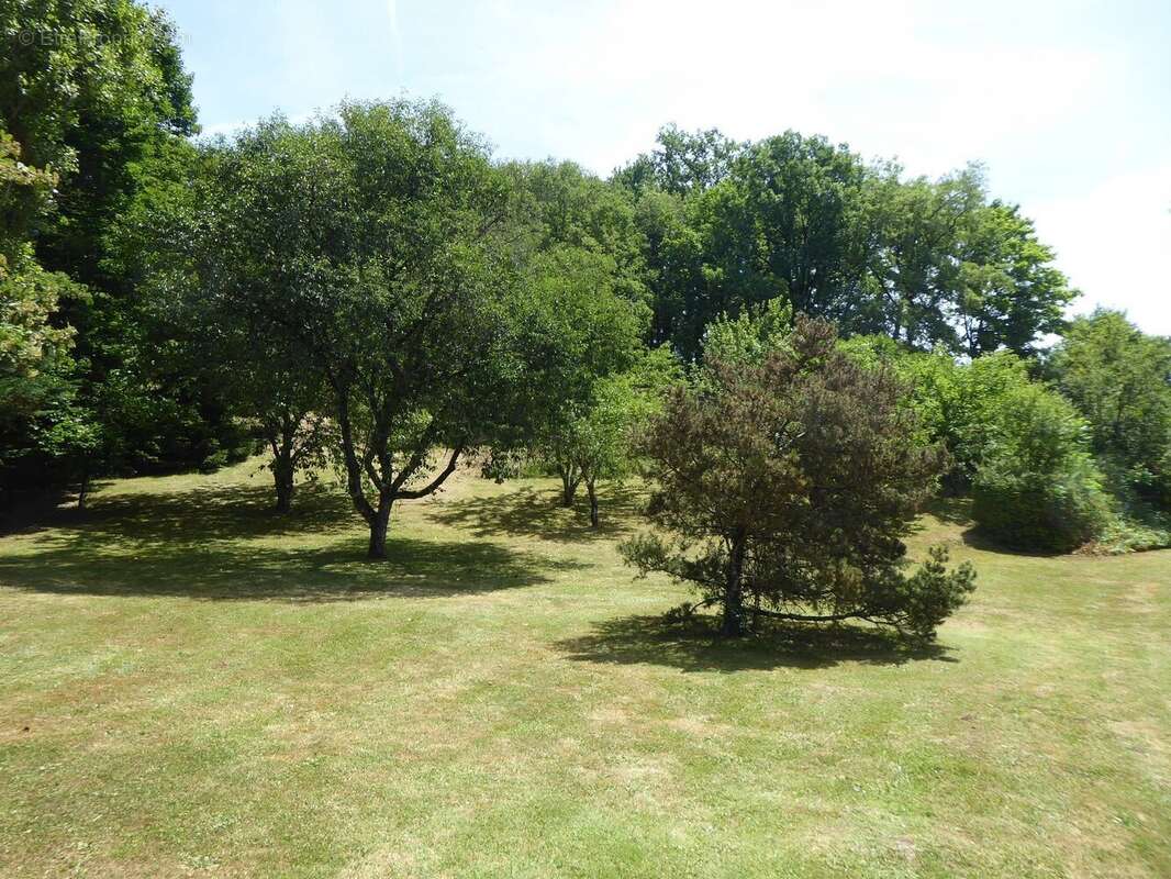 Maison à SICCIEU-SAINT-JULIEN-ET-CARISIEU