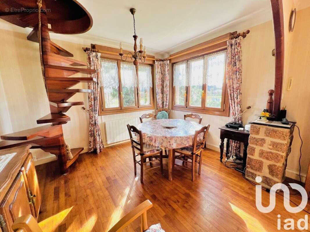 Photo 8 - Maison à TRELEVERN