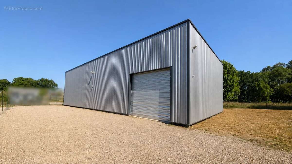 Local commercial / artisanal 309 m2   dpe a   construction 2 - photo 2