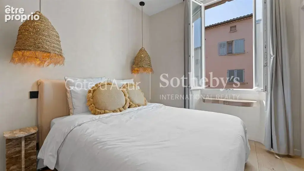 Appartement rénové de 68 m² avec terrasse au cœur de Saint-Tropez - photo 9