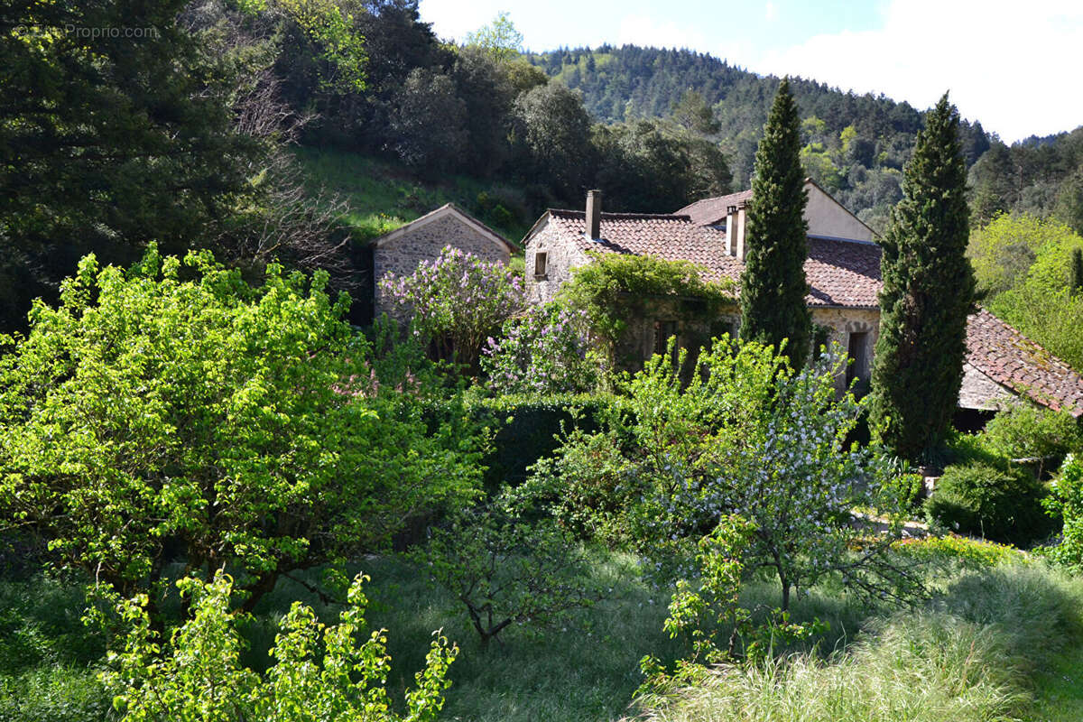 Courniou  Belle demeure style cottage de 210 m2 avec piscine et annexes - photo 7