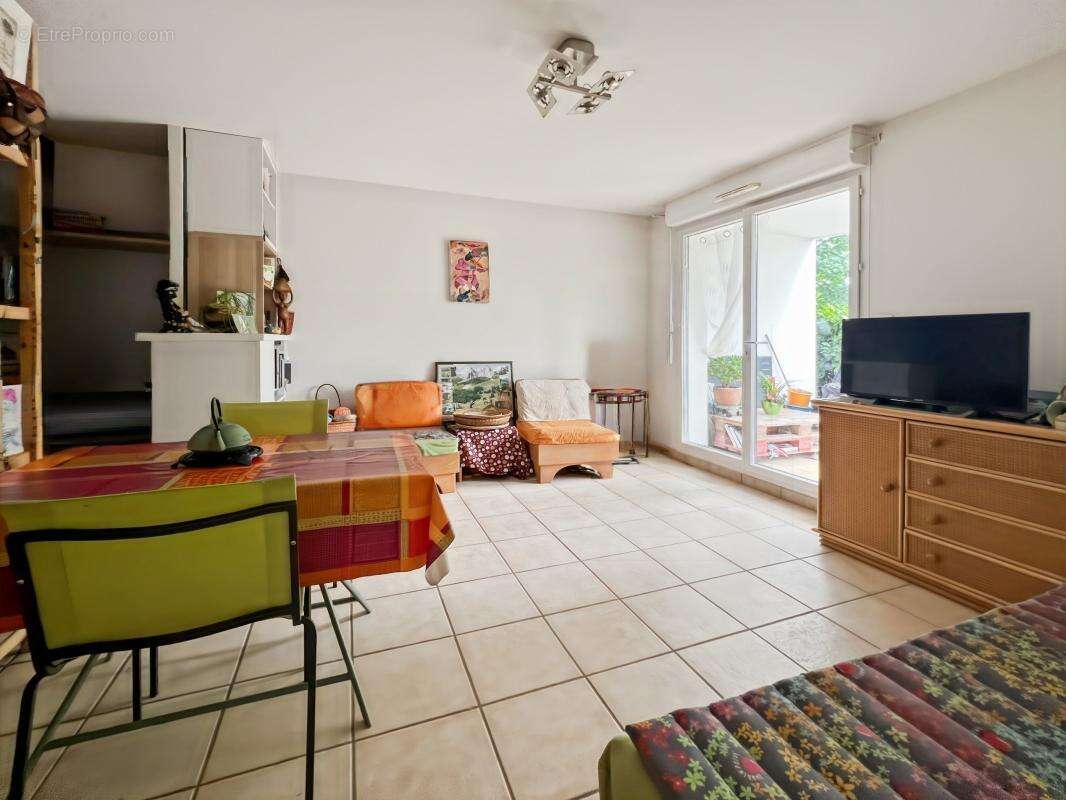 Vendu loué, appartement T2 de 41,22 m² avec terrasse de 12,56 m² - photo 3