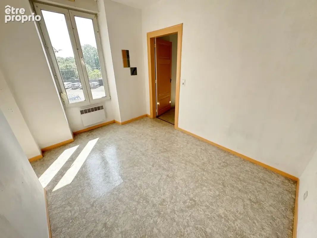 Vente Immeuble comprenant 5 appartements à rénover à MELISEY - photo 5
