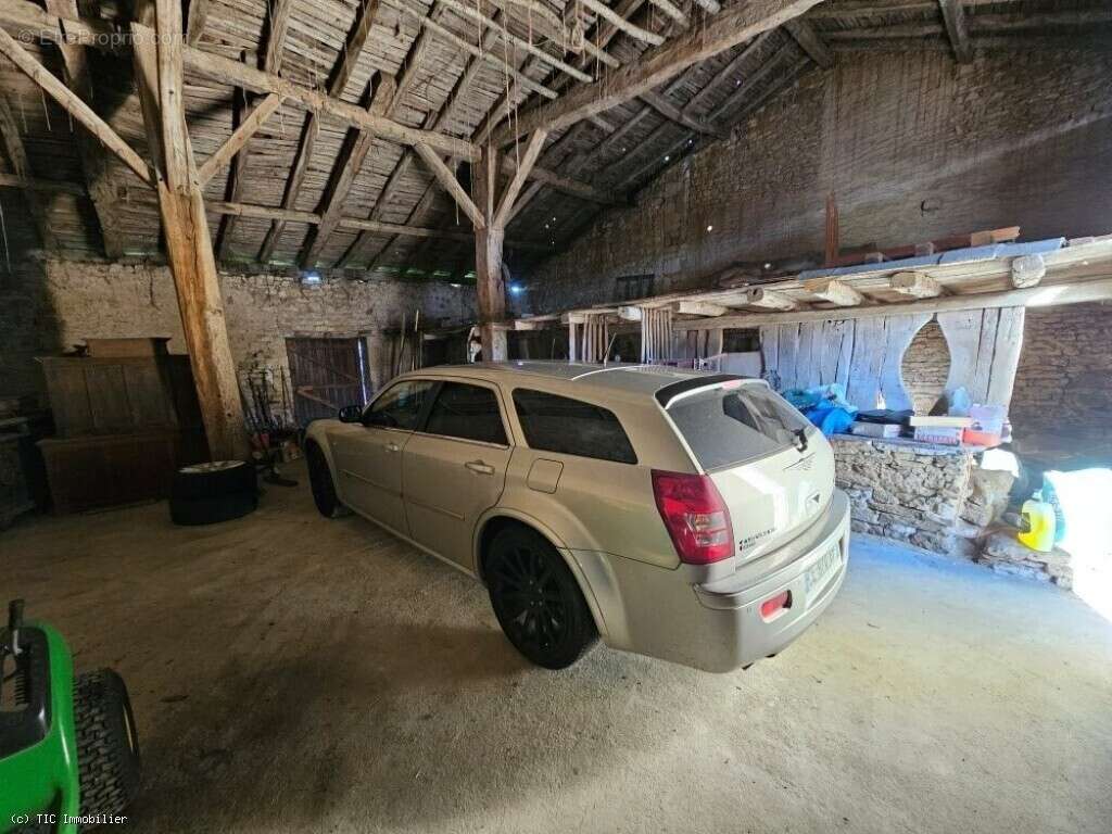 Maison à CHAMPAGNE-MOUTON