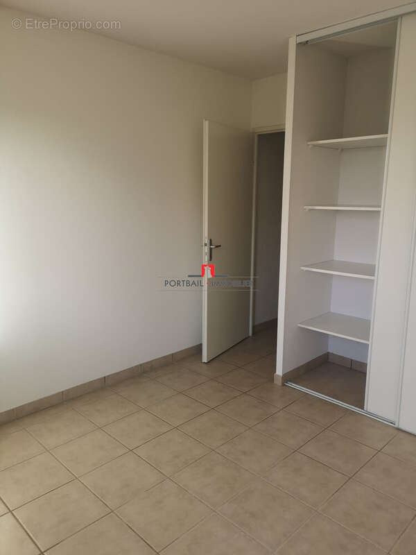Appartement à SAINT-MARTIN-LACAUSSADE