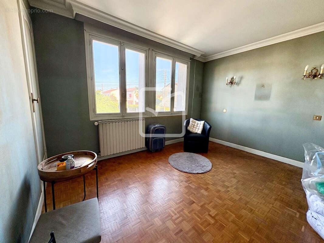 Maison à TERRASSON-LAVILLEDIEU
