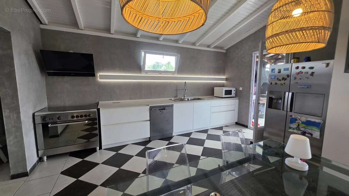 Maison à LES TROIS-ILETS