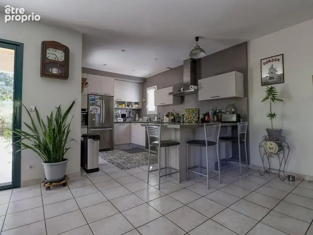 Maison familiale 4 chambres avec jardin, garage et terrain piscinable - photo 7