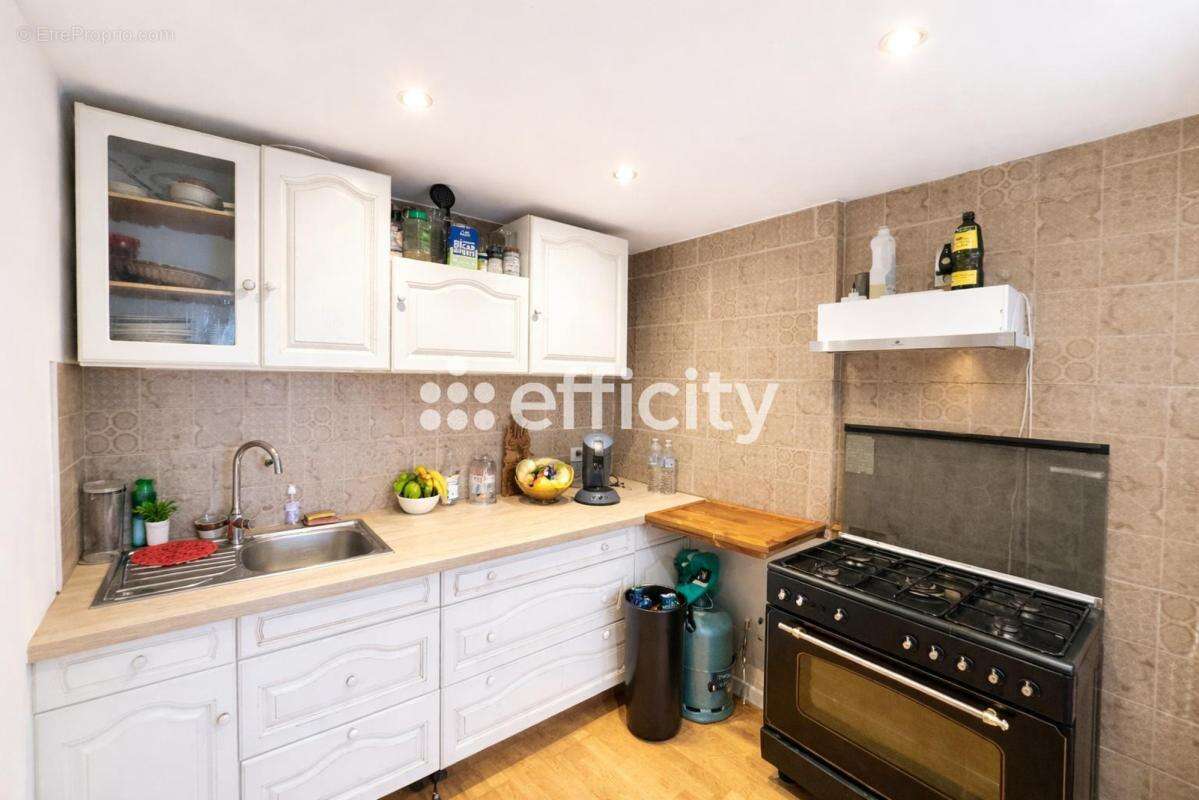 Appartement 260 m² à Berre-L'etang  - photo 16
