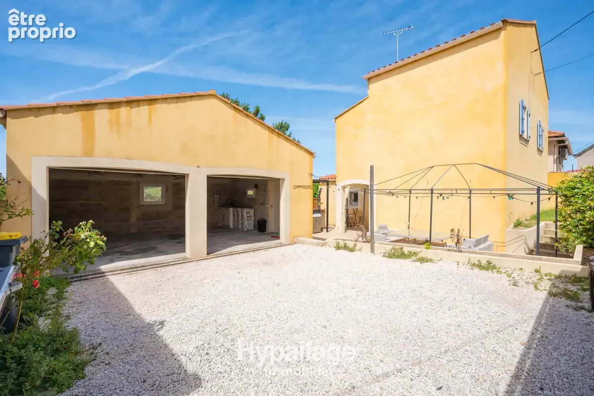 Vend maison type 4/5 garage, jacuzzi, exposition sud 13015 Marseille - photo 5