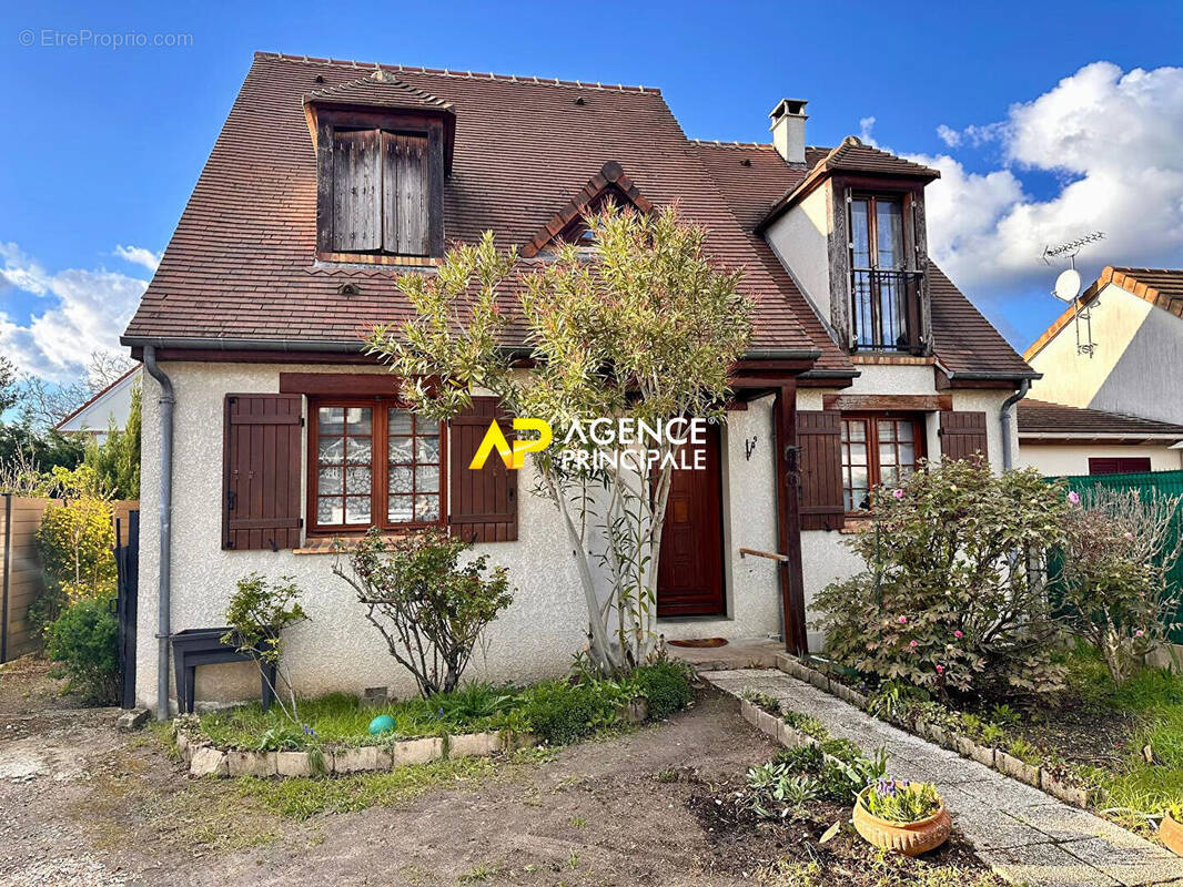 Maison à SARTROUVILLE