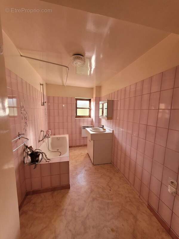 Maison à MOUTIERS-AU-PERCHE