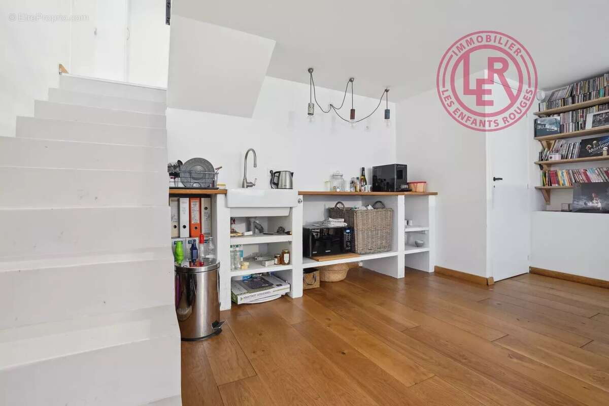 Commerce à PARIS-11E