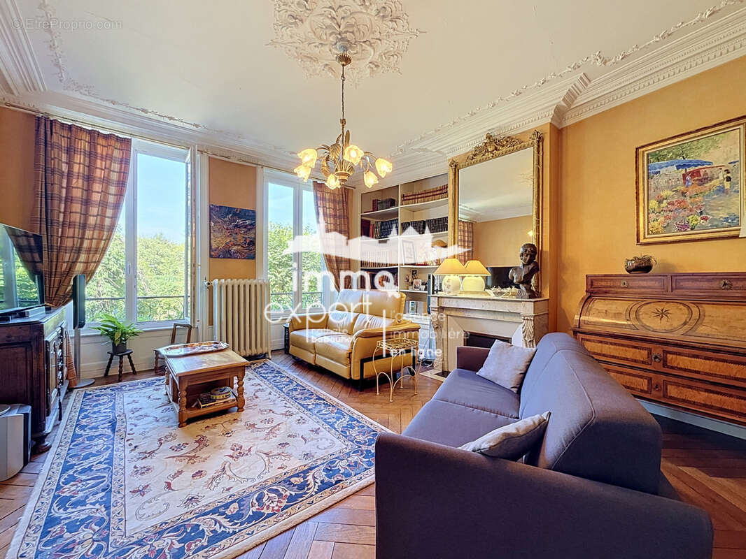 Immeuble de prestige avec appartement bourgeois, appartement loué, local professionnel et parc arboré - photo 5