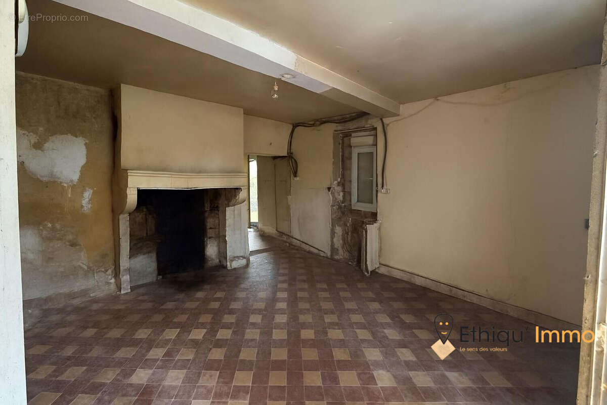 Maison 220 m² à Ville-Sur-Terre  - photo 3