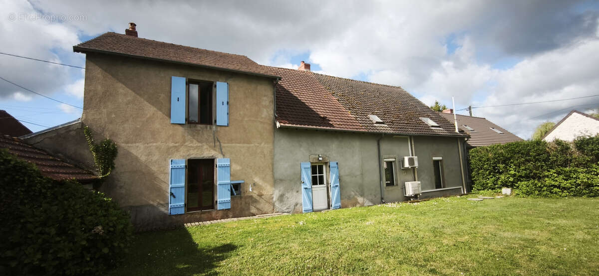 Maison de campagne avec dépendances et terrain de 1 240 m2   Target (03140) - photo 2