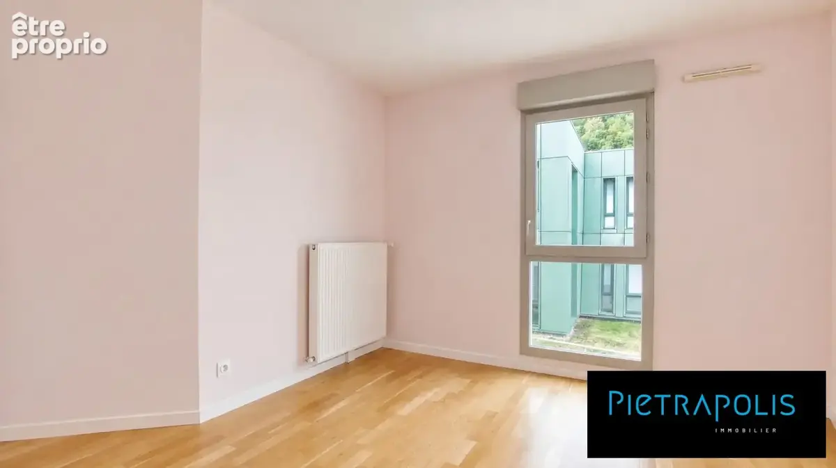 Appartement 76 m² à Givors  - photo 8