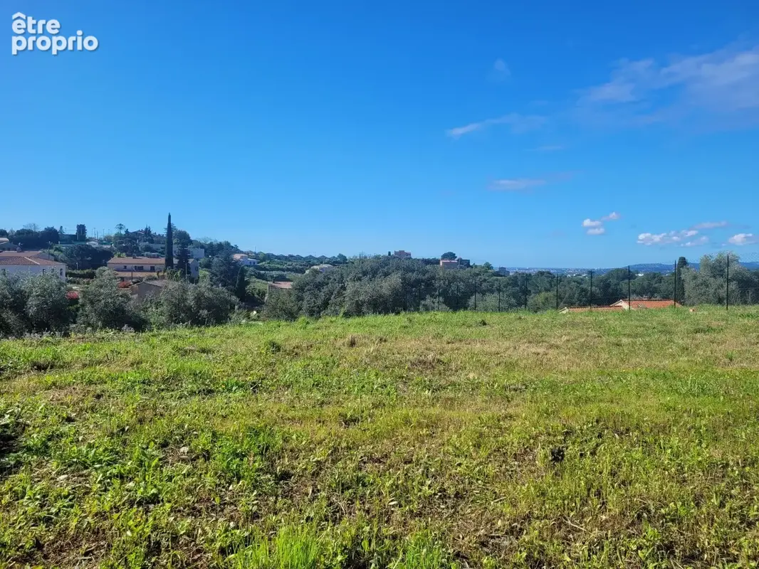 Terrain à bâtir de 2071 m² à SAINT-LAURENT-DU-VAR (06) - photo 4
