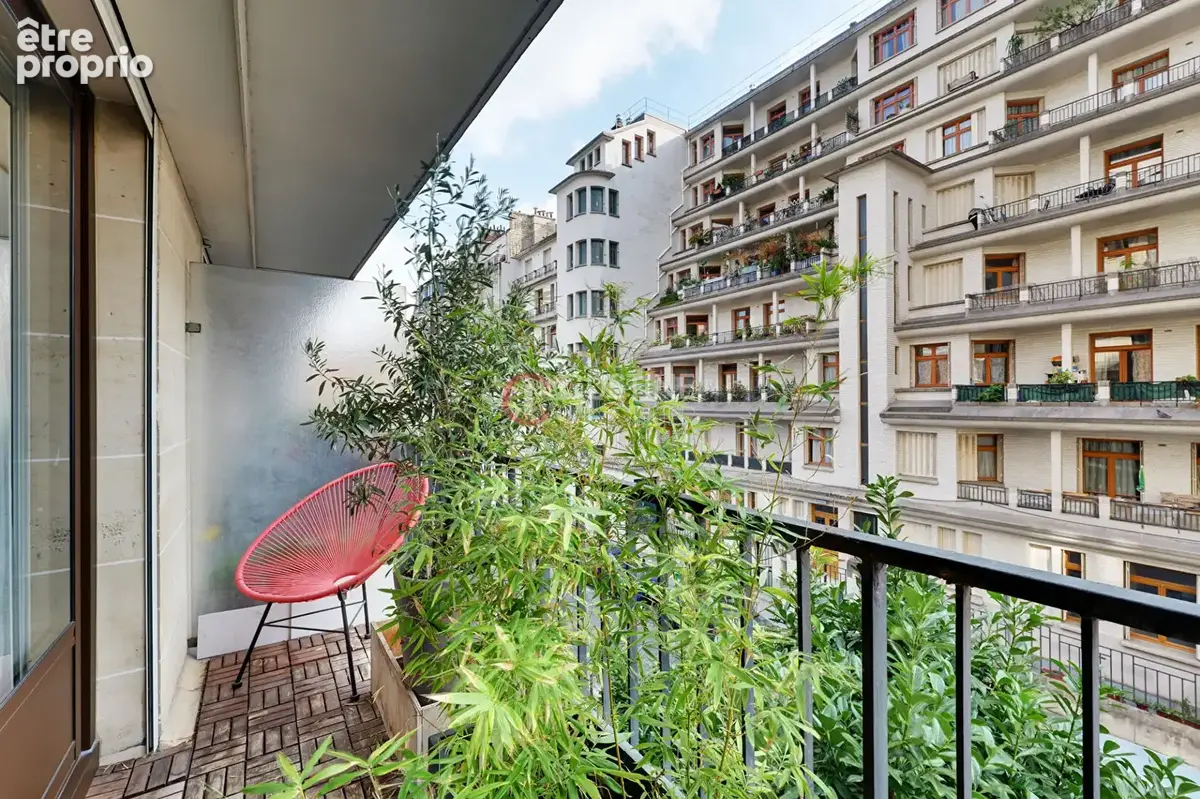 Paris 18e / Deux pièces avec balcon de 9 m², parking et cave /DPE D - photo 12