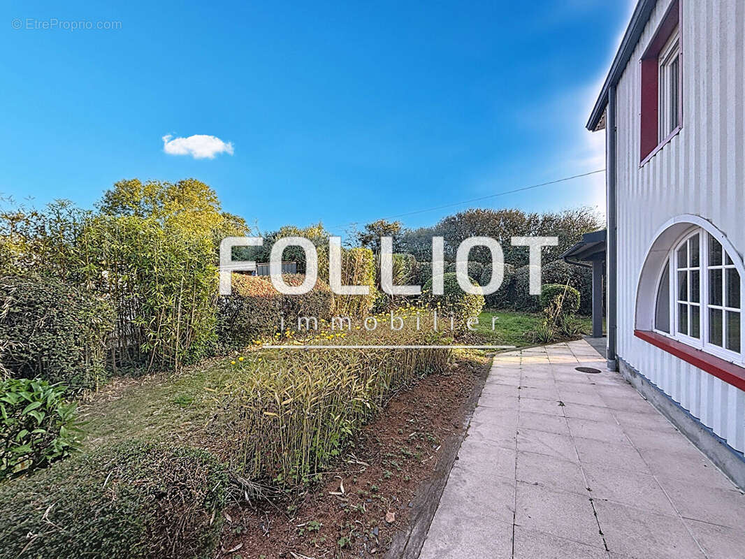 Commerce à DIVES-SUR-MER