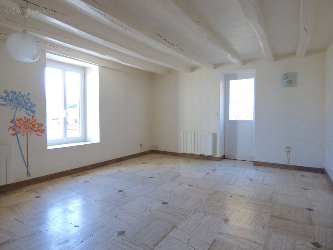 Maison à BONNEUIL-MATOURS
