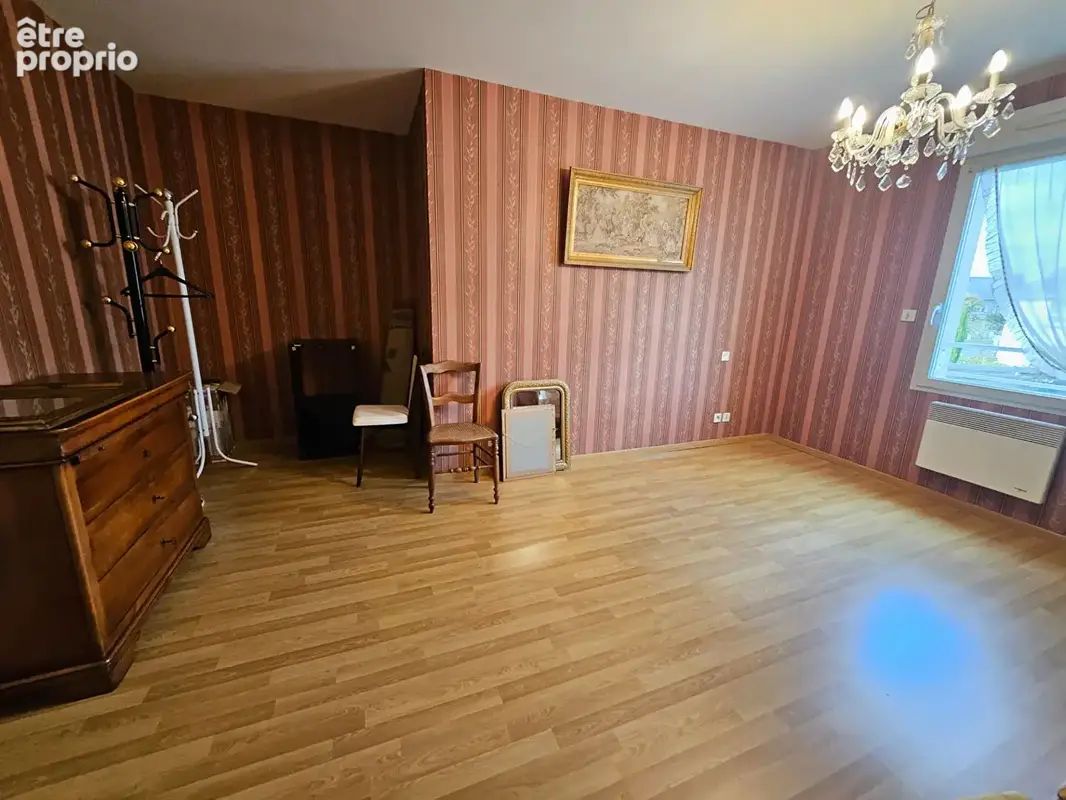 LANVALLAY  BOURG:  Grand appartement  Lumineux  avec grand balcon dans residence avec ascenseur et garage - photo 11