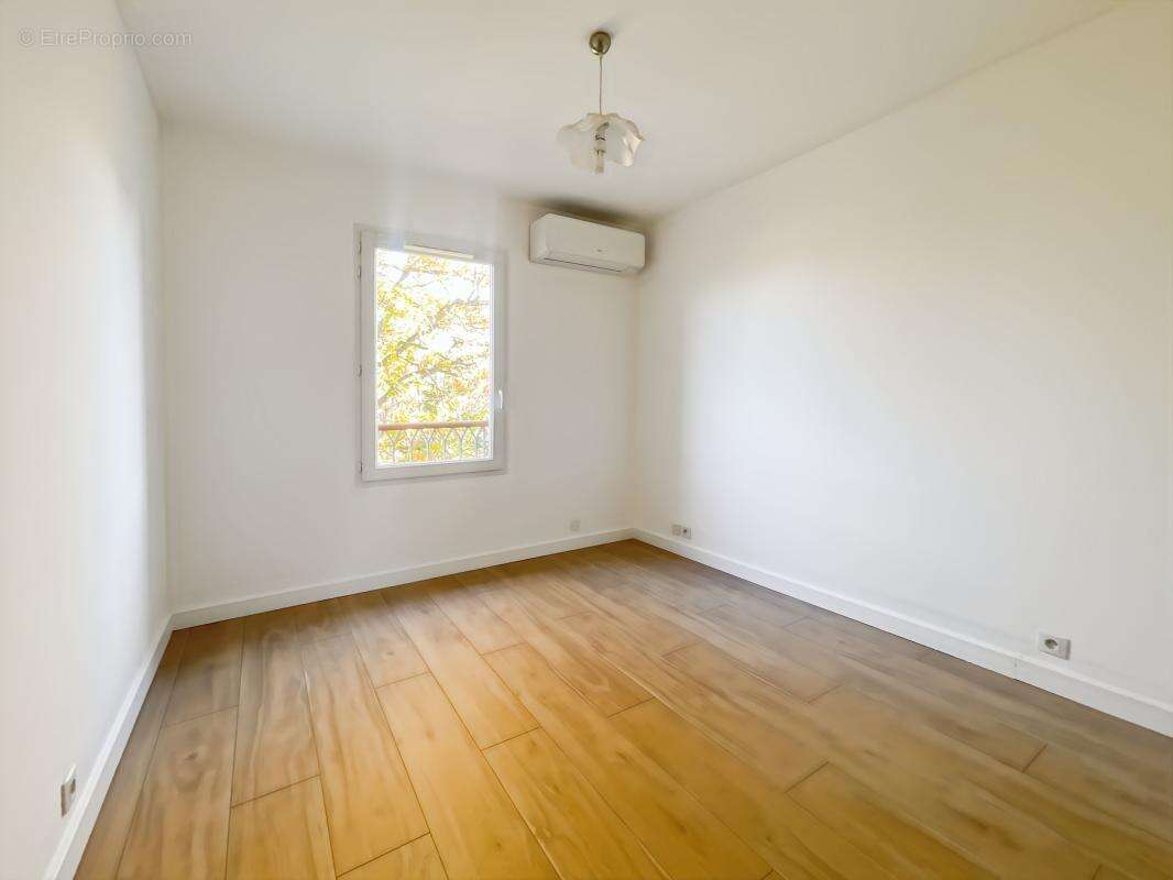 Maison à ROQUEBRUNE-SUR-ARGENS