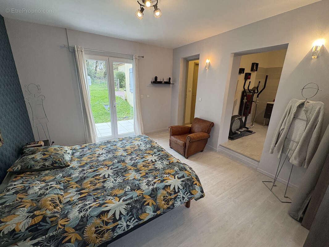 Maison à MONTAIGU-DE-QUERCY