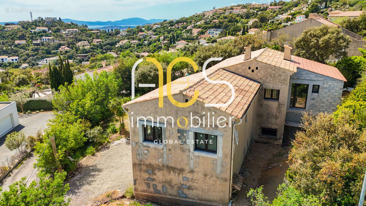 Maison à LES ISSAMBRES