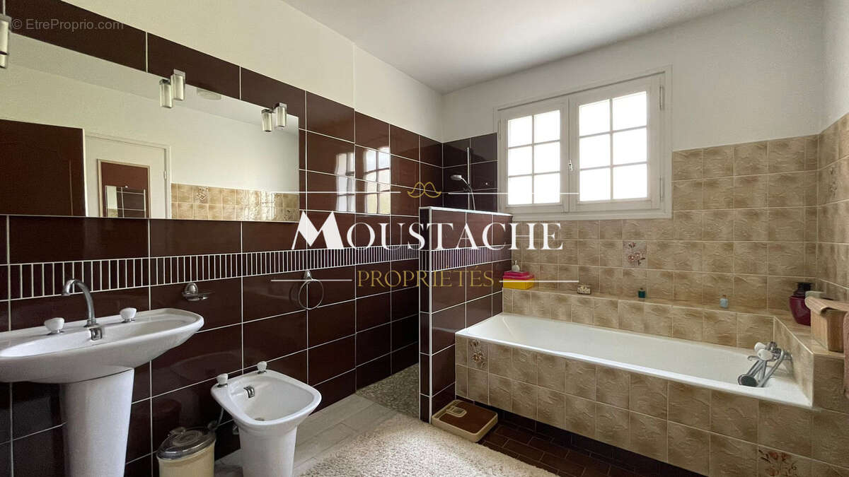 Villa balnéaire à l'emplacement exceptionnel - accès privé à la plage - - photo 17