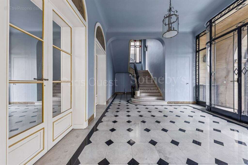 Maison à PARIS-16E