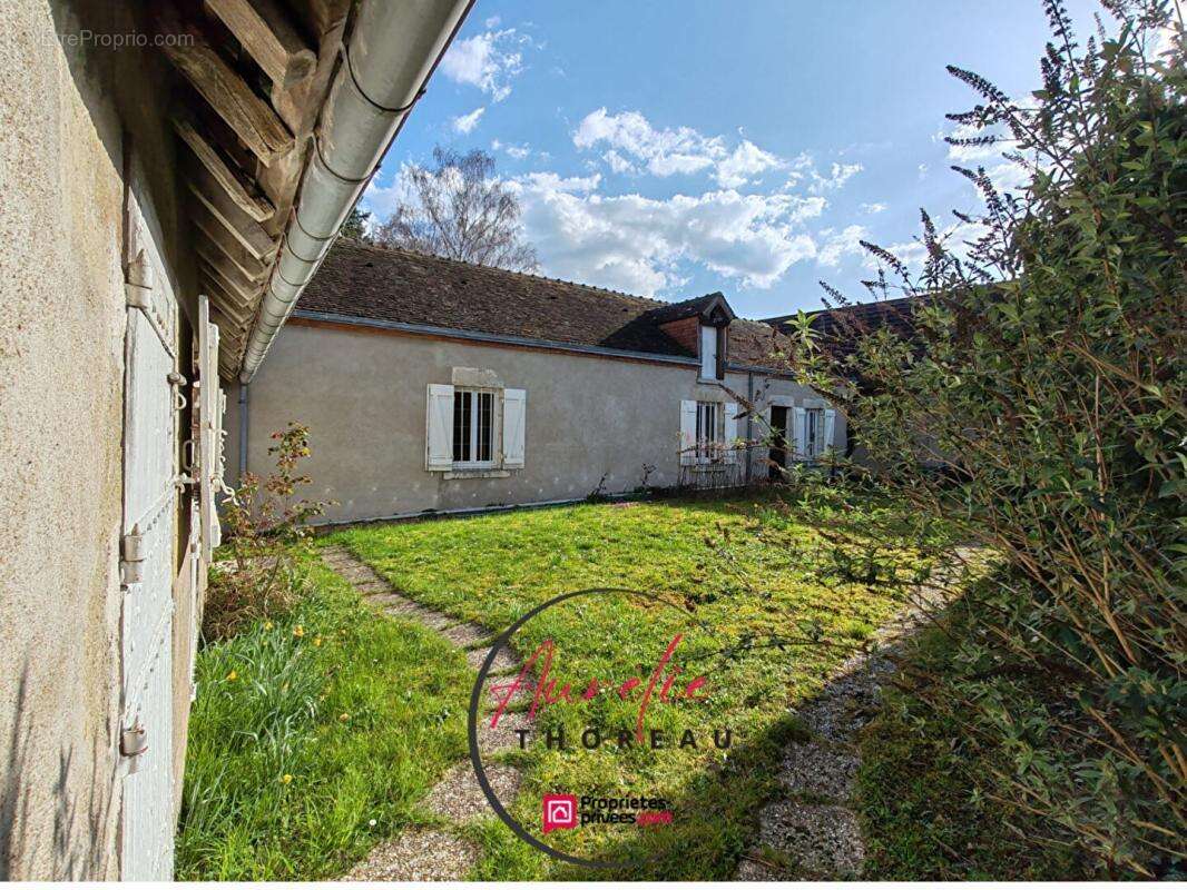 Maison à LOURY
